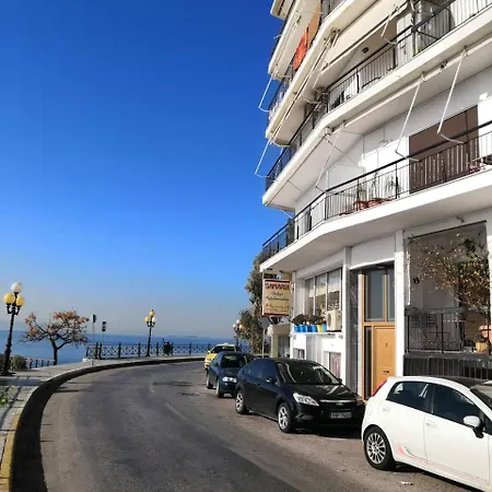 Paradise In Peiraiki * Πειραιάς